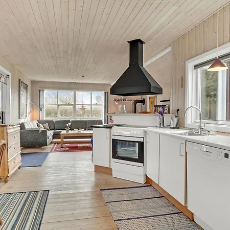 3 Bedroom Stunning In *